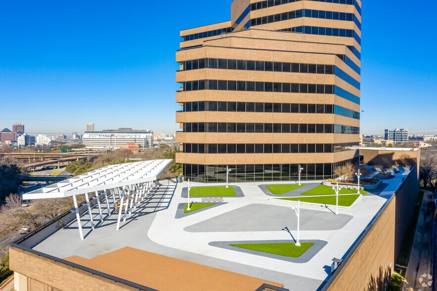 More Photos Of 3100 McKinnon St, Dallas Office For Lease