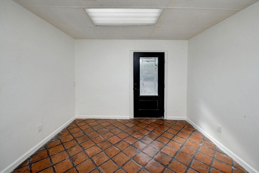 More Photos Of 3854 E Fort Lowell Rd, Tucson Freestanding For Sale