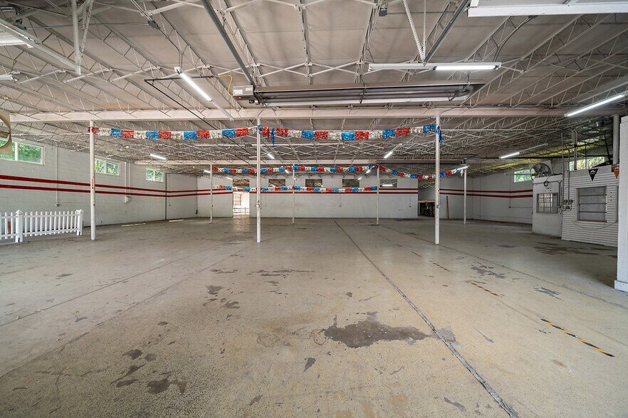 More Photos Of 4450 S Pine Ave, Ocala Warehouse For Sale