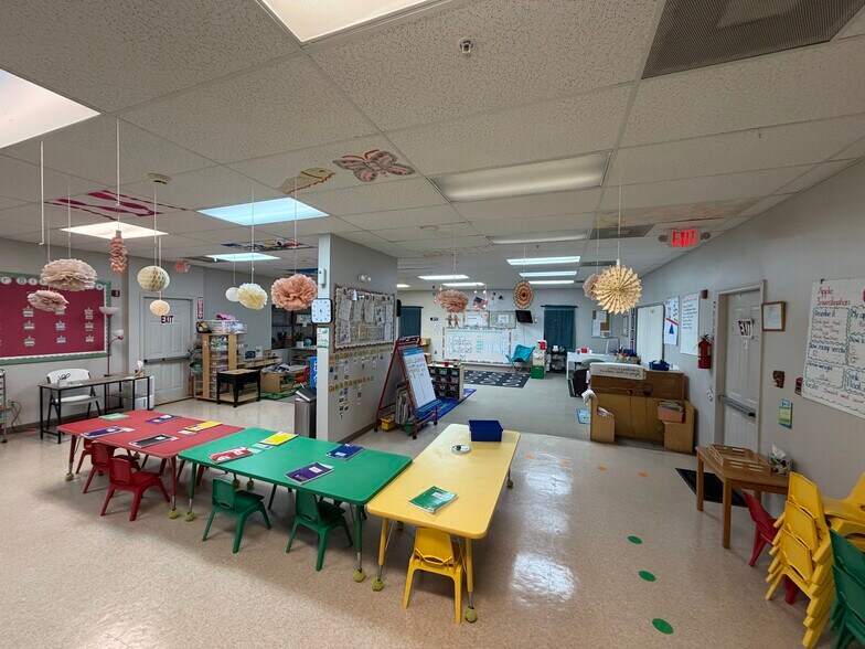 More Photos Of 4168 S Main St, Acworth Daycare Center For Sale