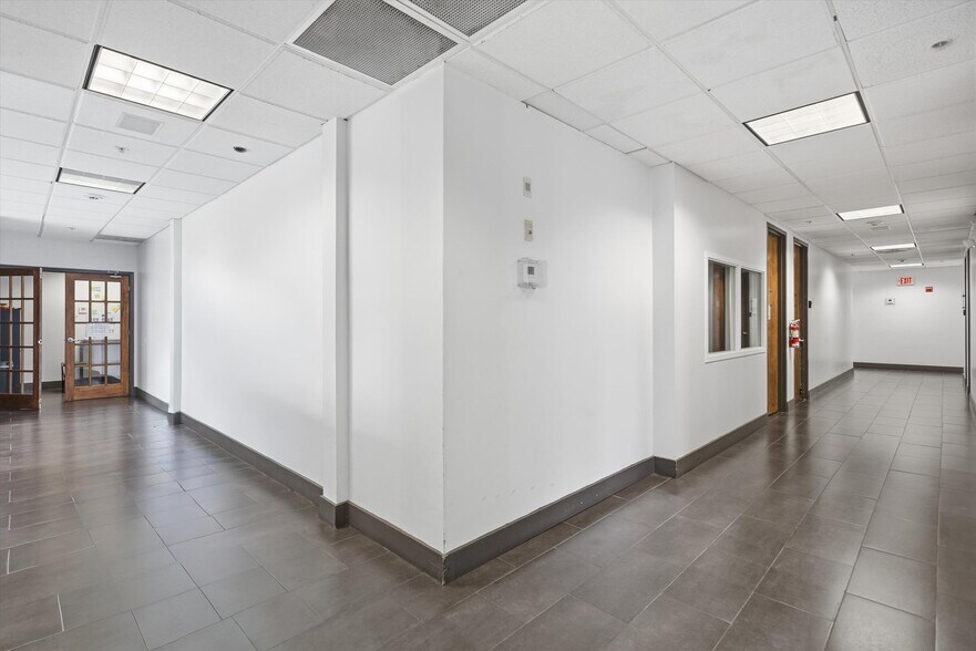 More Photos Of 8527 Pines Blvd, Pembroke Pines Office For Sale