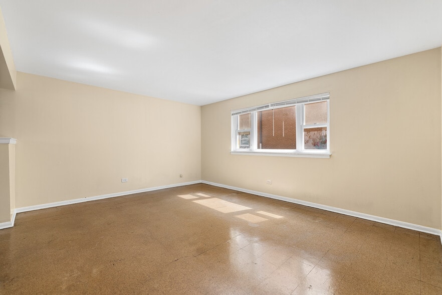 More Photos Of 3631 147th St, Midlothian Apartments For Sale