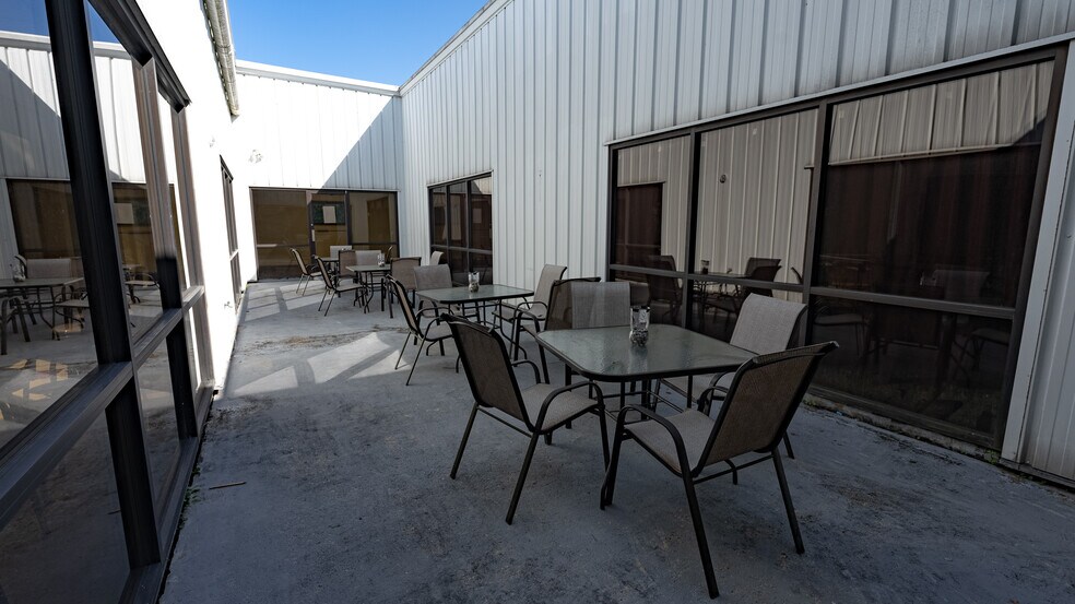 More Photos Of 8190 Pensacola Blvd, Pensacola Specialty For Sale