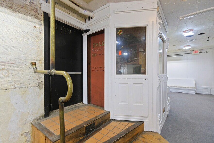 More Photos Of 105 Coal st, Mexico Specialty For Sale