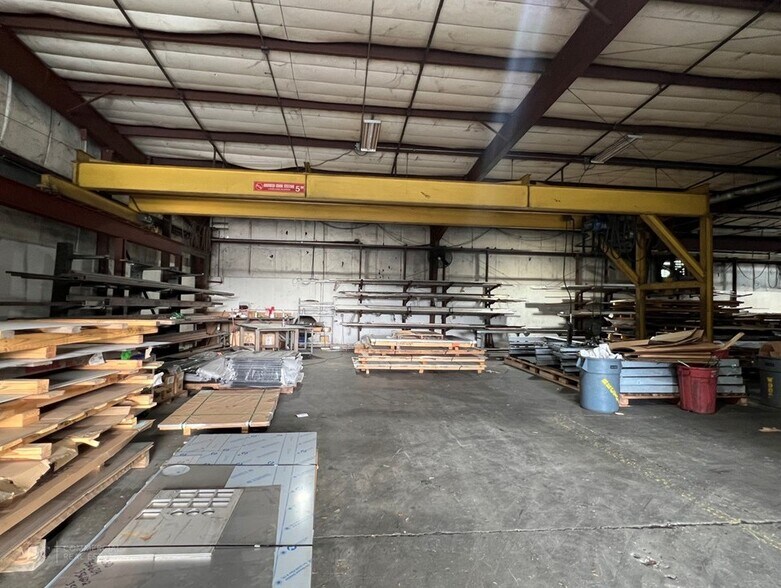 More Photos Of 6012 E 31st St, Bradenton Warehouse For Lease