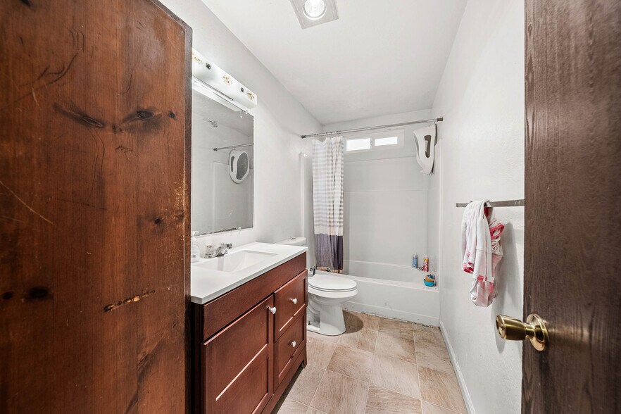 More Photos Of 4584 S Terrace Ave, Lakeport Apartments For Sale