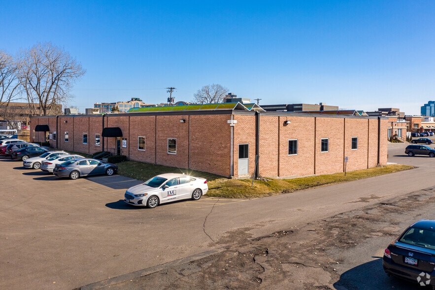 More Photos Of 4200-4250 76th St W, Edina Light Distribution For Sale