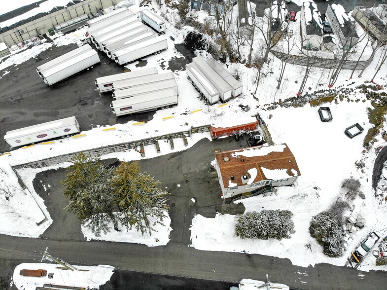 More Photos Of 25 Popes Ln, Danvers Flex For Sale