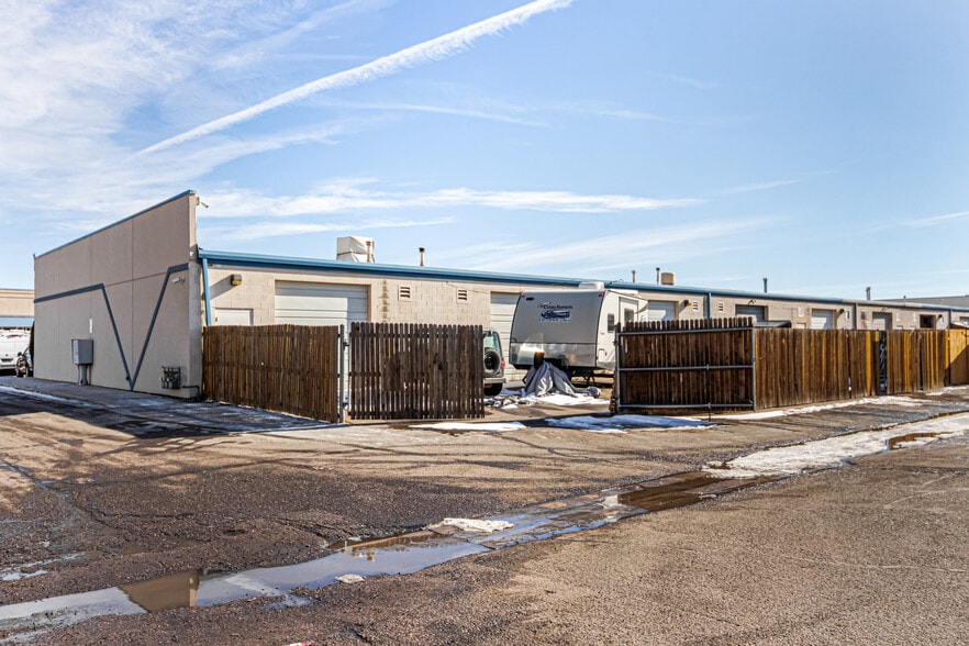 More Photos Of 374 Norfolk St, Aurora Warehouse For Sale