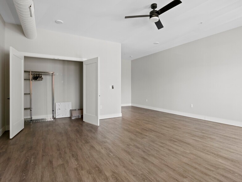 More Photos Of 315 Haywood Rd, Asheville Storefront Retail Residential For Sale