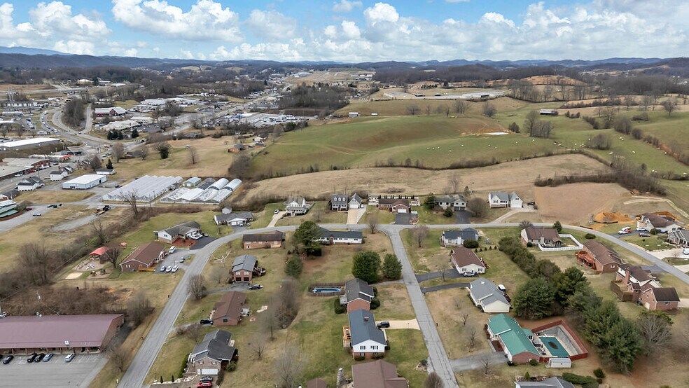 More Photos Of 973 W Main St, Abingdon Specialty For Sale