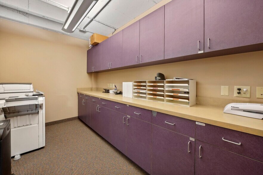 More Photos Of 2200 E Franklin Ave, Minneapolis Office For Lease