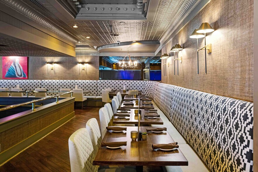 More Photos Of 72620 El Paseo, Palm Desert Restaurant For Sale