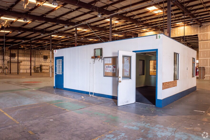 More Photos Of 5407 NW 44th Ave, Ocala Manufacturing For Sale
