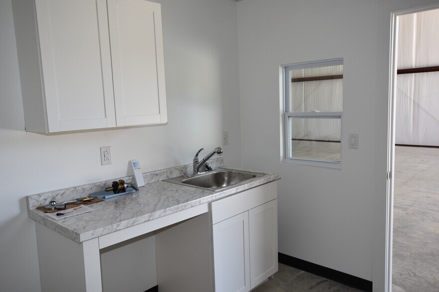 More Photos Of 1409 E 51st St, Chattanooga Warehouse For Lease