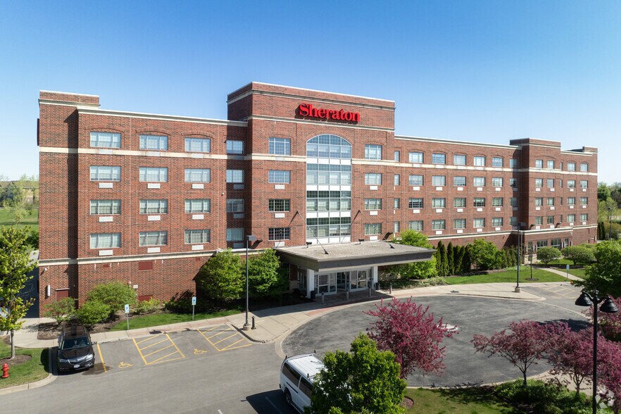 More Photos Of 1110 Willow Rd, Northbrook Hotel For Sale