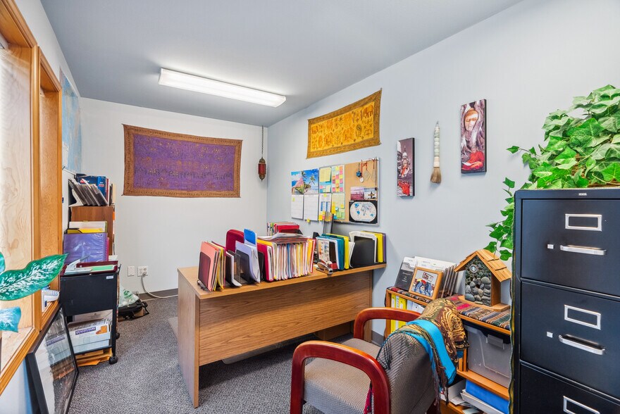 More Photos Of 126 15th St SE, Puyallup Medical For Sale
