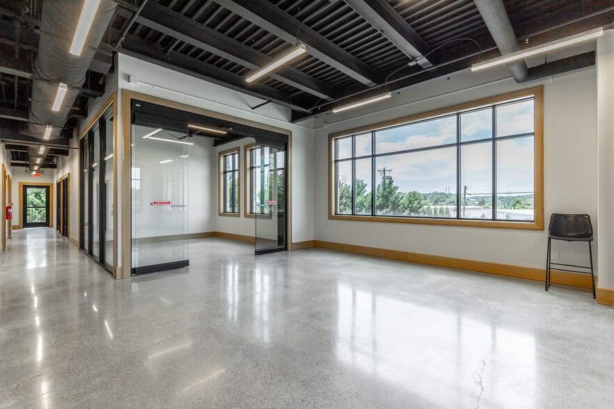 More Photos Of 5402 Ooltewah Ringgold Rd, College Dale Flex For Lease