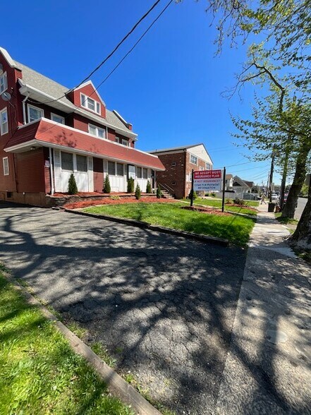 More Photos Of 523 Westfield Ave, Elizabeth Medical For Lease