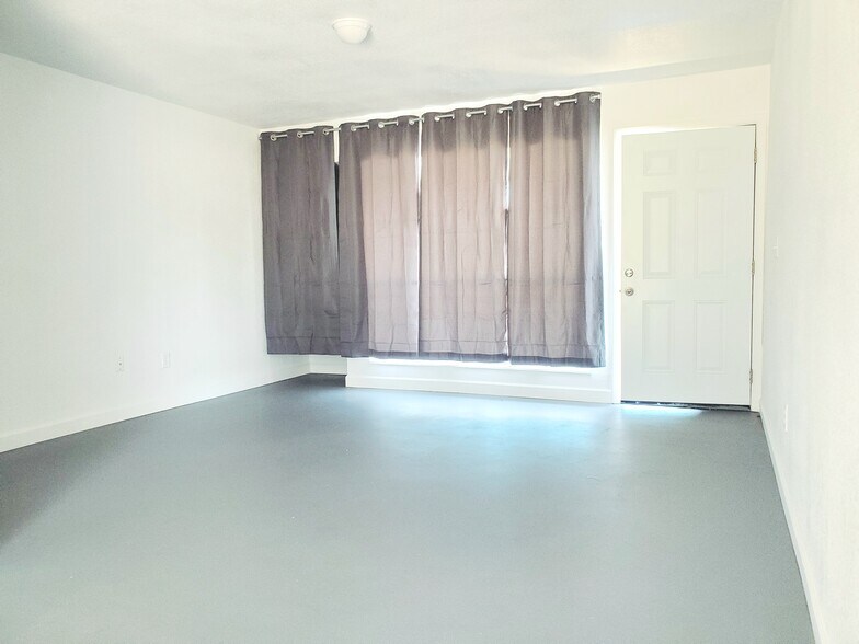 More Photos Of 1032 Mullins, Magnolia Apartments For Sale