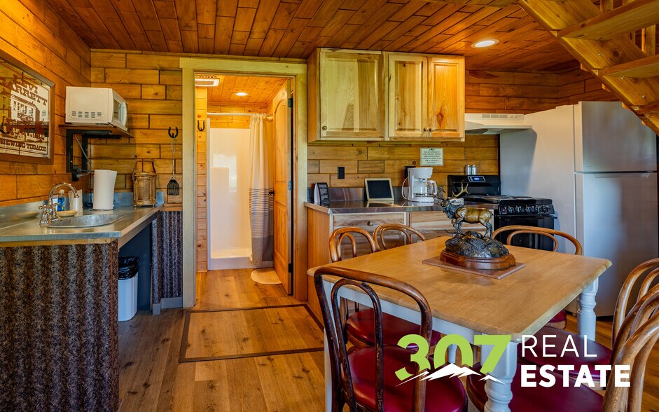 More Photos Of 30 Nielson Trl, Cody Hospitality For Sale