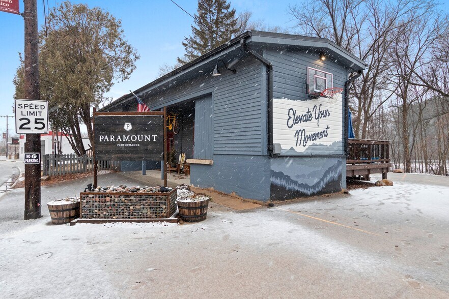 More Photos Of 1774 Riverside Dr, Suamico Freestanding For Lease