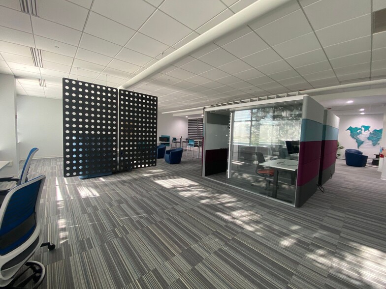 More Photos Of 13640-13690 Riverport Dr, Maryland Heights Office For Lease