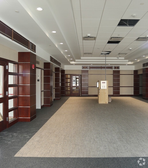 More Photos Of 4 Tower Pl, Albany Office For Lease