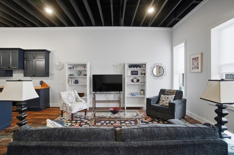 More Photos Of 110 W Main St, Deshler General Retail For Sale