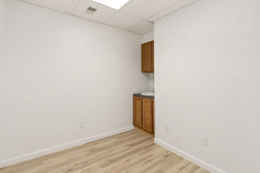 More Photos Of 1307 Crook Ave, Cheyenne Medical For Sale