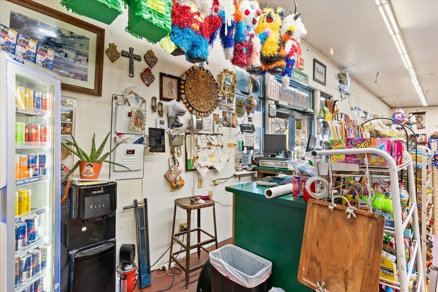 More Photos Of 10448 CA-99, Live Oak Supermarket For Sale