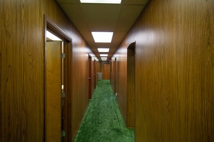 More Photos Of 600 S Closner Blvd, Edinburg Office For Sale