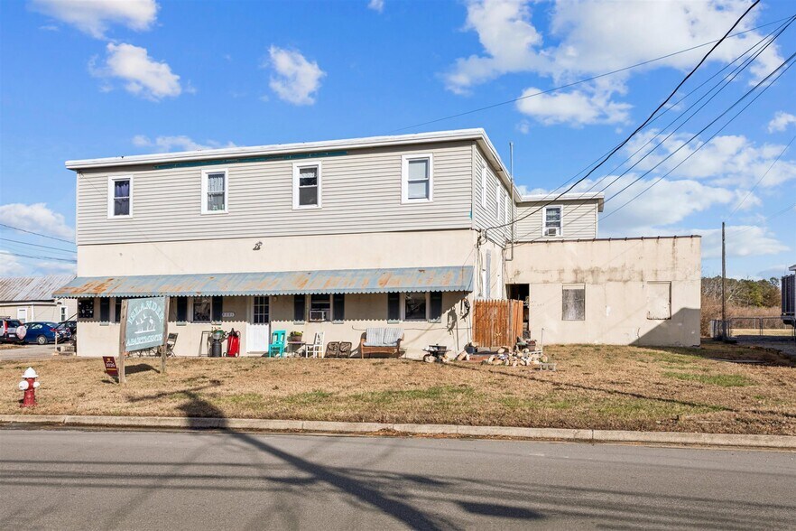 More Photos Of 1221 Poquoson Ave, Poquoson Apartments For Sale