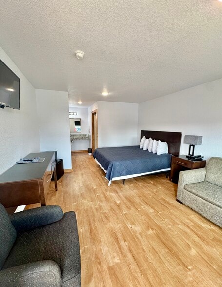 More Photos Of 500 SE Lincoln Rd, Idabel Hotel For Sale