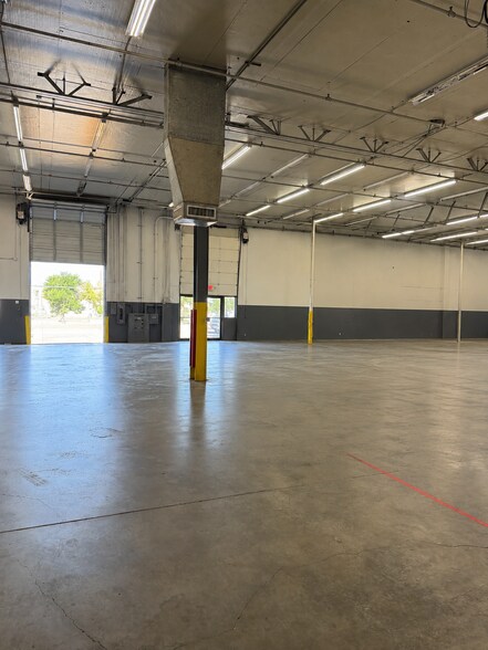 More Photos Of 2210 Hutton Dr, Carrollton Warehouse For Lease