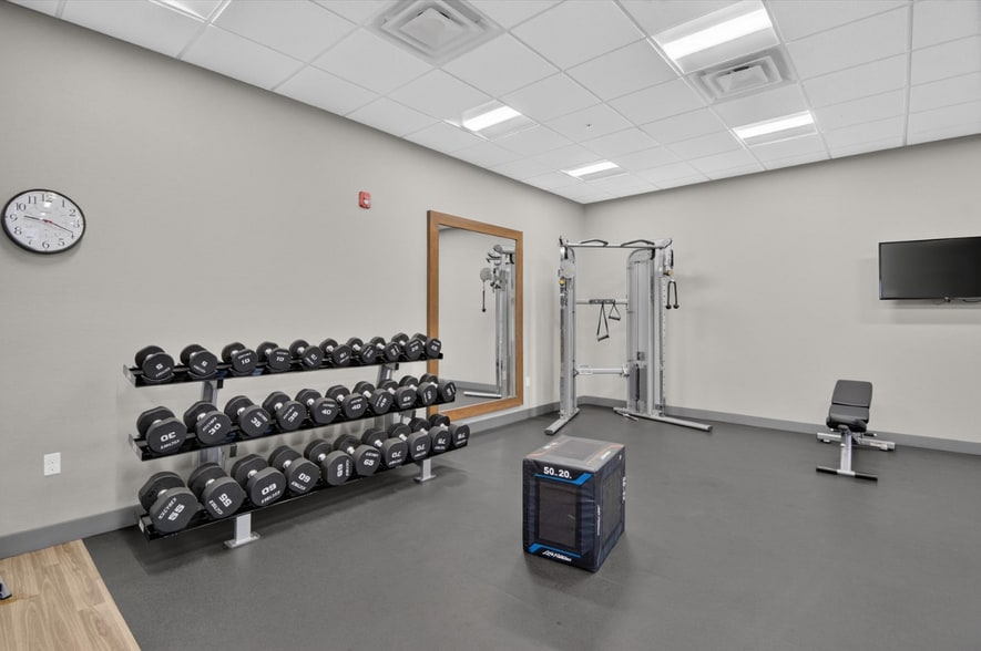 More Photos Of 1335 S Main St, Adrian Hotel For Sale