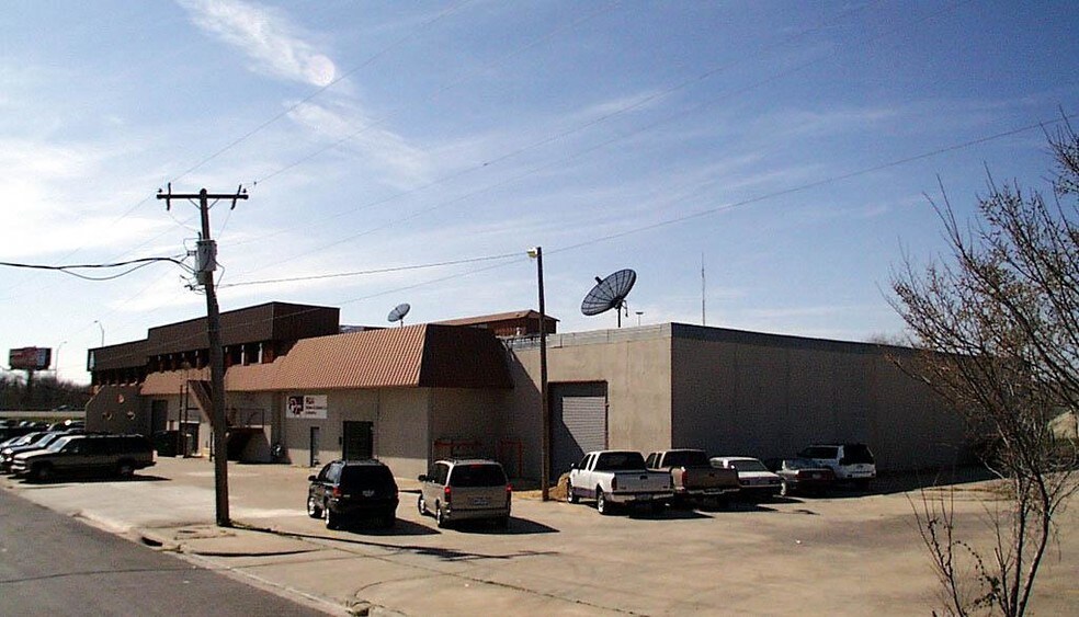 More Photos Of 6125 Airport Fwy, Haltom City Office For Lease