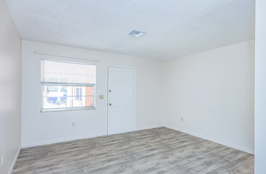 More Photos Of 3025 54th St S, Gulfport Apartments For Sale