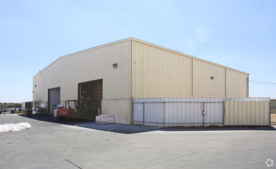 More Photos Of 13419 Immanuel Rd, Pflugerville Warehouse For Lease