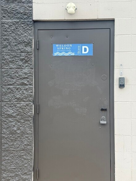 More Photos Of 5435-5437 Westwood Dr, Saint Charles Warehouse For Lease