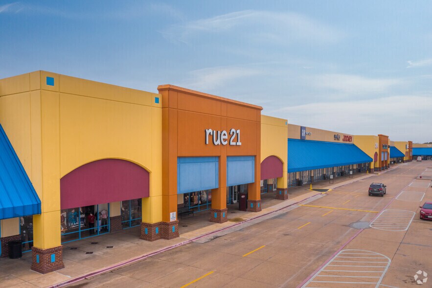 More Photos Of 301 Tanger Dr, Terrell Unknown For Lease