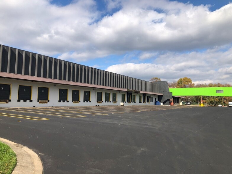More Photos Of 1332 Londontown Blvd, Eldersburg Light Distribution For Lease