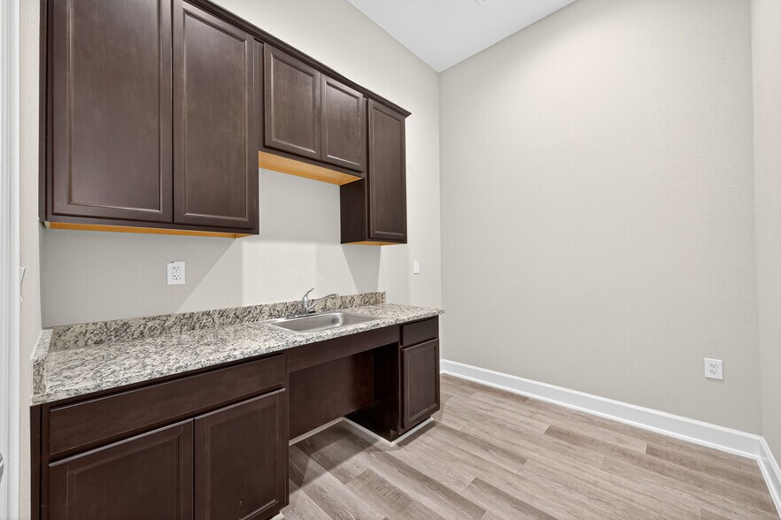 More Photos Of 13803 Madera Run, Humble Office For Sale