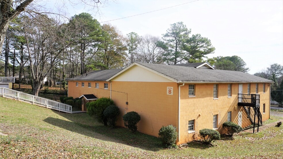 More Photos Of 2589-2613 Tilson Rd, Decatur Religious Facility For Lease