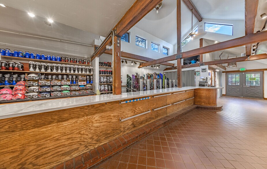 More Photos Of 3542 Lake Tahoe Blvd, South Lake Tahoe Restaurant For Sale