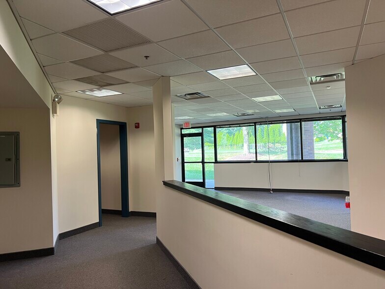 More Photos Of 300 Welsh Rd, Horsham Township Medical For Lease