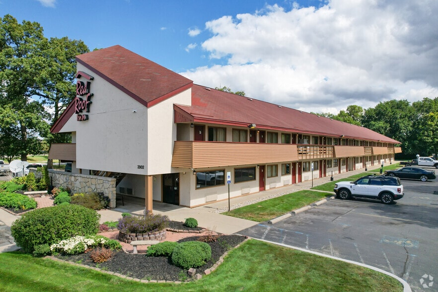 More Photos Of 2902 Cassopolis St, Elkhart Hotel For Sale