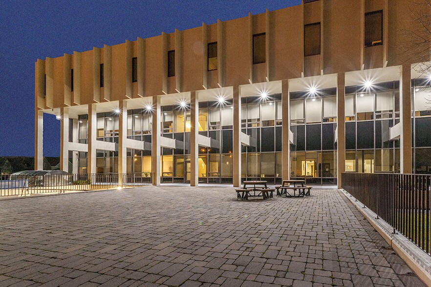 More Photos Of 1409 Hammond Ave, Superior Office For Lease