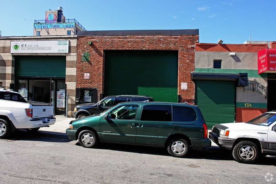 More Photos Of 136 12th St, Brooklyn Warehouse For Lease
