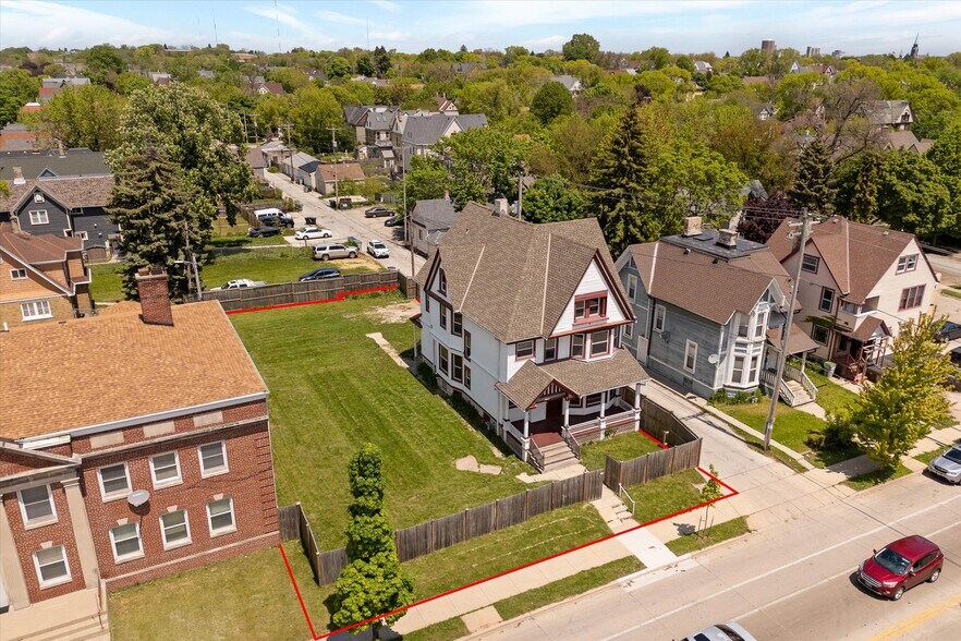 More Photos Of 124 W North Ave, Milwaukee Daycare Center For Sale
